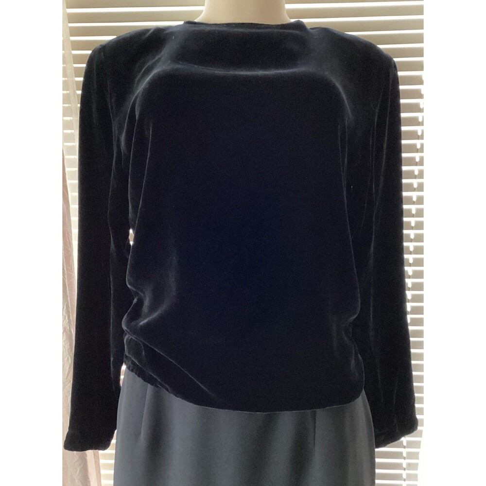 Ann Klein Black Velvet Top Buttons Up Back Snap Closure Size 4